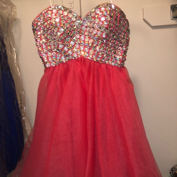 Strapless coral homecoming dress - Picture 1 of 3